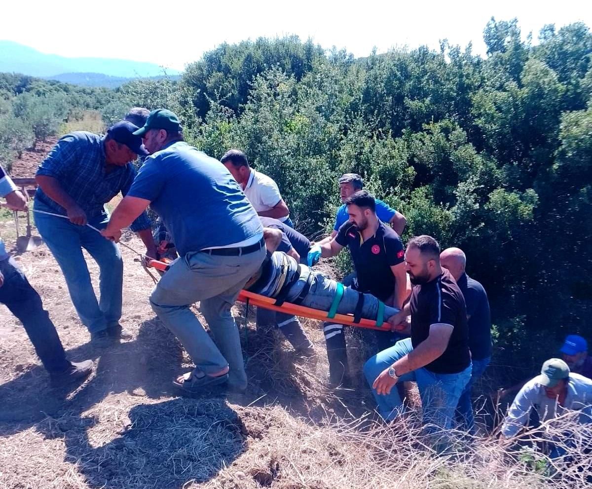 Turgutlu\'da Traktör Devrildi, Yaşlı Sürücü Hayatını Kaybetti