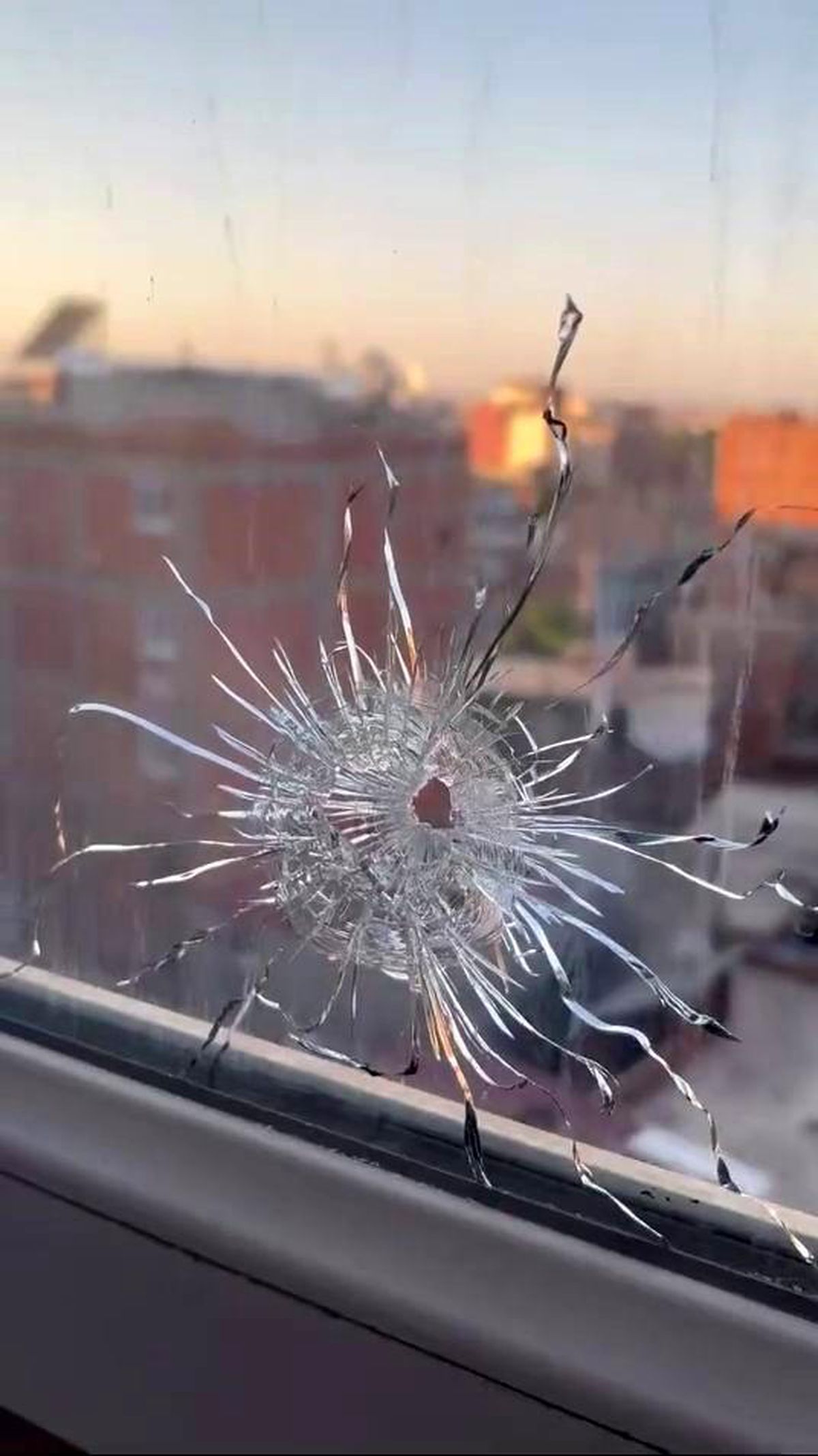 Diyarbakır\'da Kurşun İsiz İkincil Pencereye