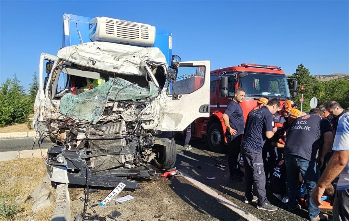Elazığ\'da Tır Çarpışması: Bir Yaralı