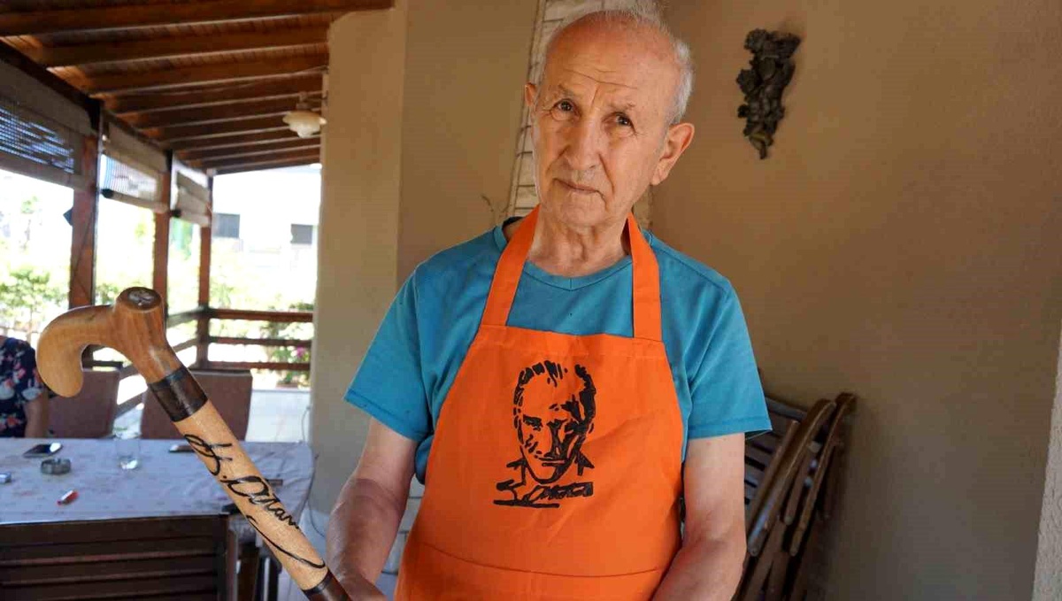 Emekli Müdür, Baston Sanatını Yaşatıyor