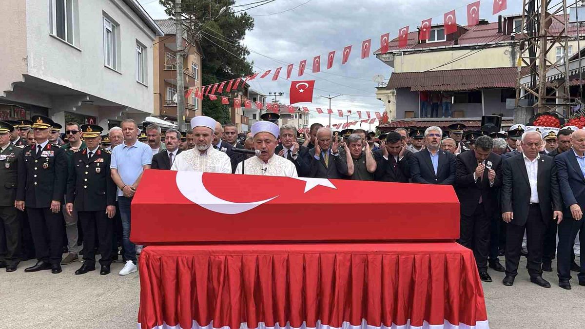 Şehit Jandarma Çavuş Mehmet Demirbaş Samsun\'da Son Yolculuğuna Uğurlandı
