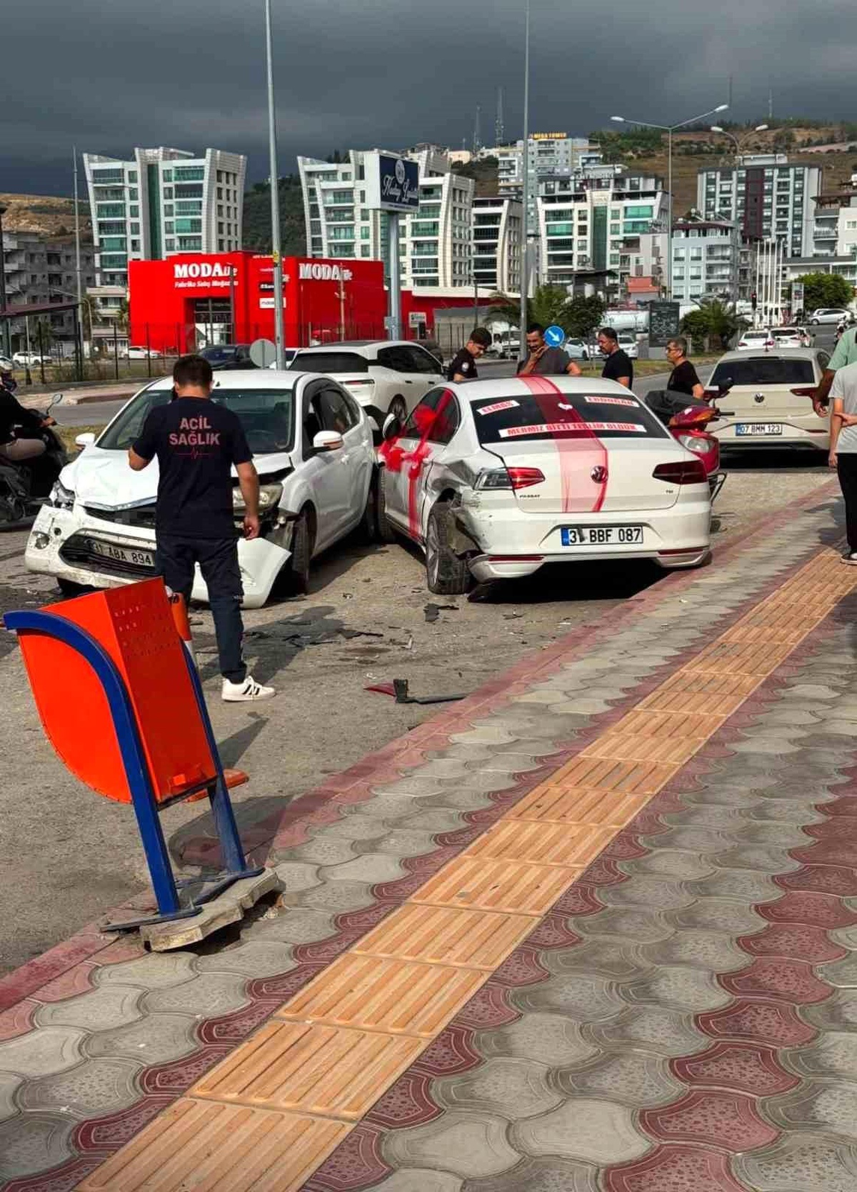 Gelin Arabası Kaza Yaptı