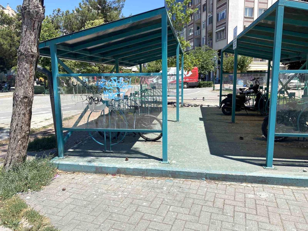 Hoşnudiye\'deki bisiklet parkları bakım bekliyor