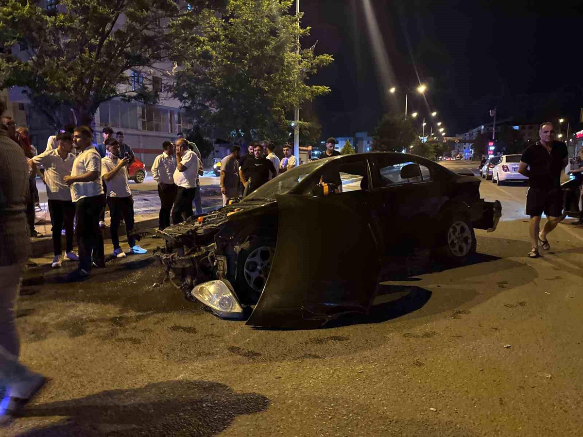 Iğdır\'da Trafik Kazası: 3 Yaralı