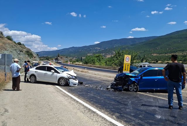 Kastamonu’da Otomobil Çarpışması: 5 Yaralı