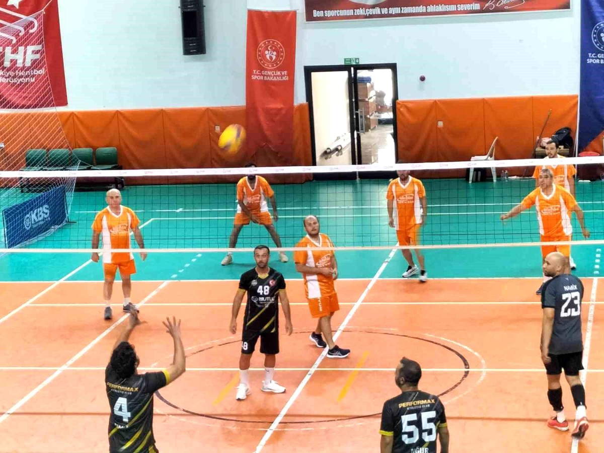 Köyceğiz veteran voleybol etkinliği tamamlandı