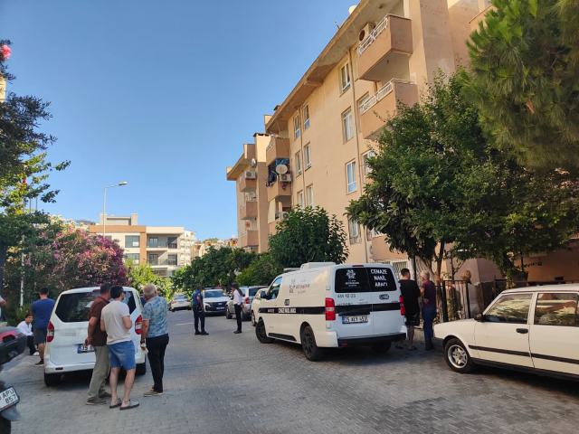 Kuşadası'nda 68 yaşındaki adam balkondan düşerek hayatını kaybetti