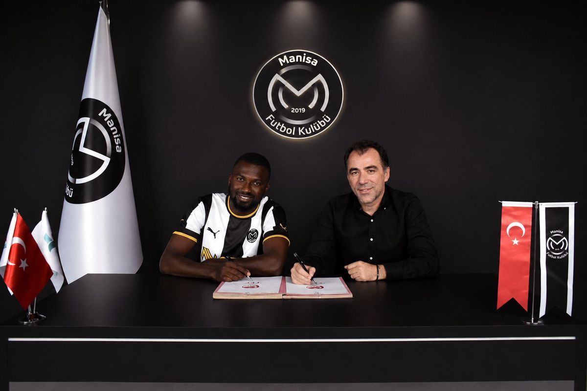 Manisa FK, 5 Futbolcuyla Sözleşme İmzaladı