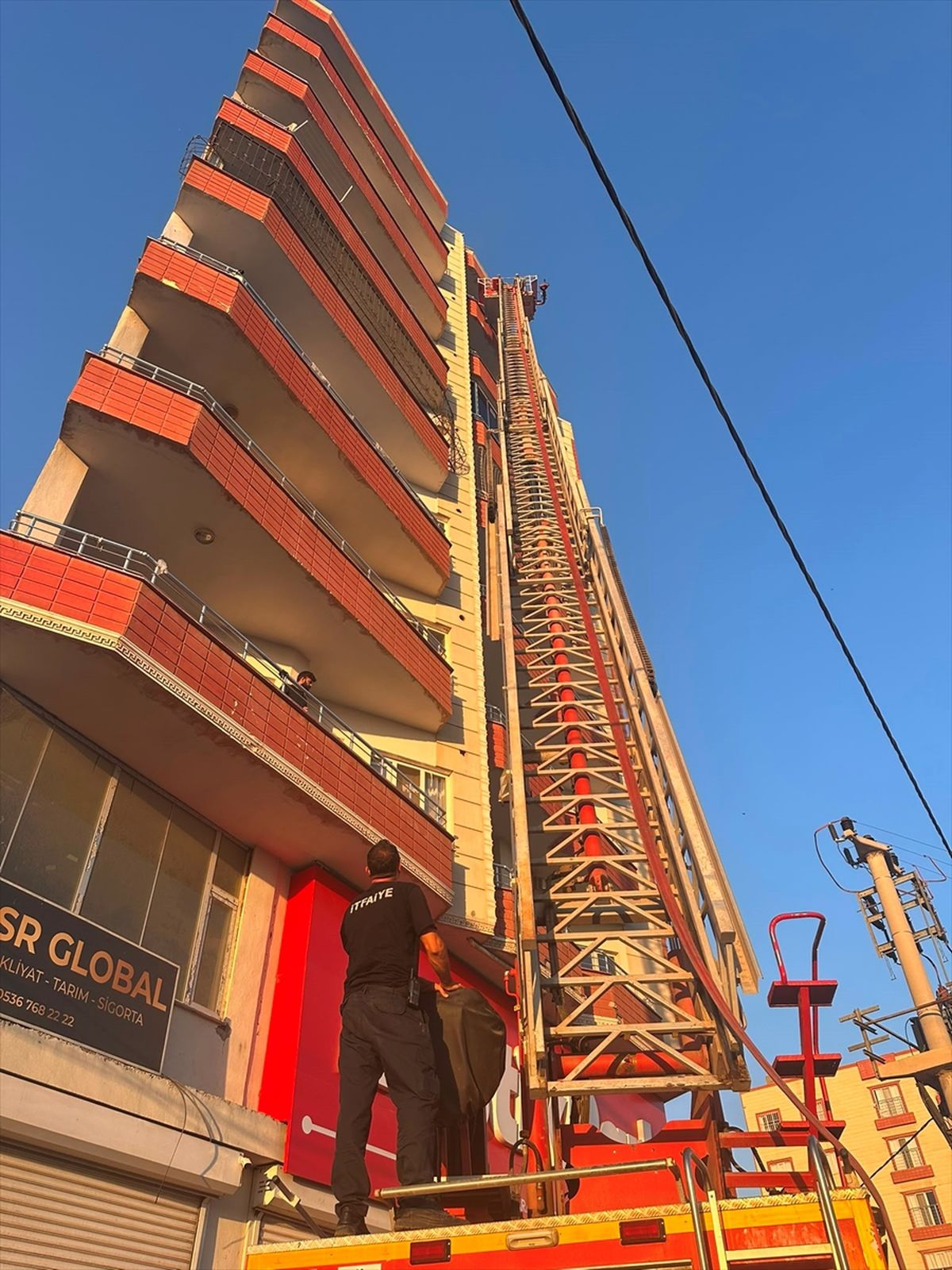 Kızıltepe\'de Apartman Yangını