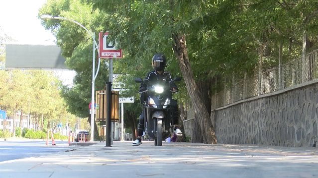 Motokurye Serçeye Yardım Etti