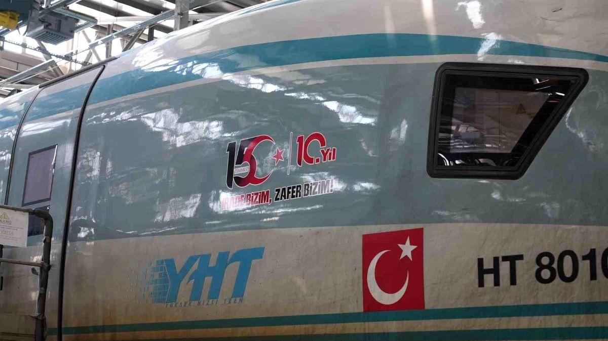 15 Temmuz Logosu 10 YHT Setinde