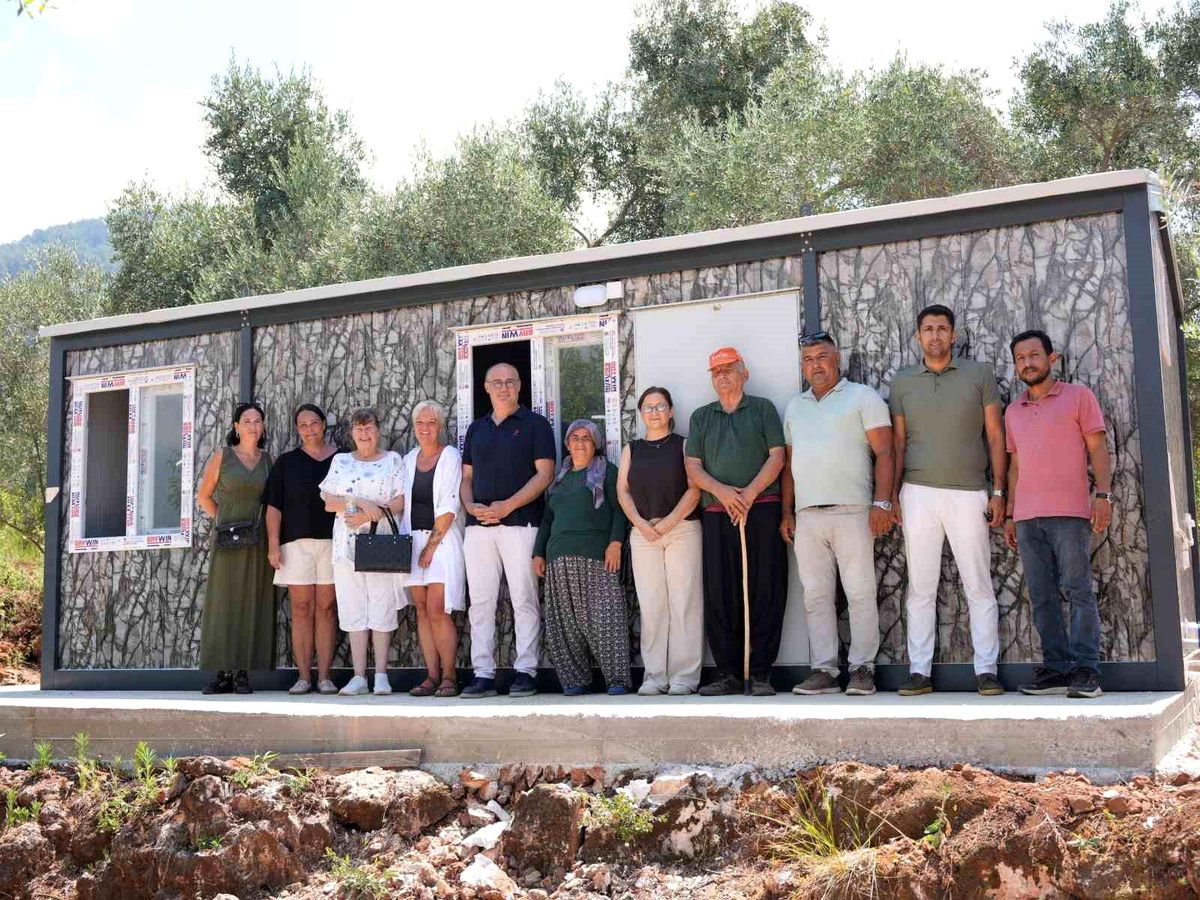 400 kilometrelik iyilik yürüyüşü Alanya\'da ihtiyaç sahibi aileye yuva oldu