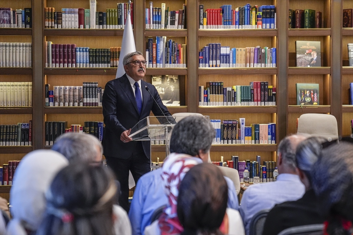 AK Parti\'den Erdem Bayazıt Anma Programı