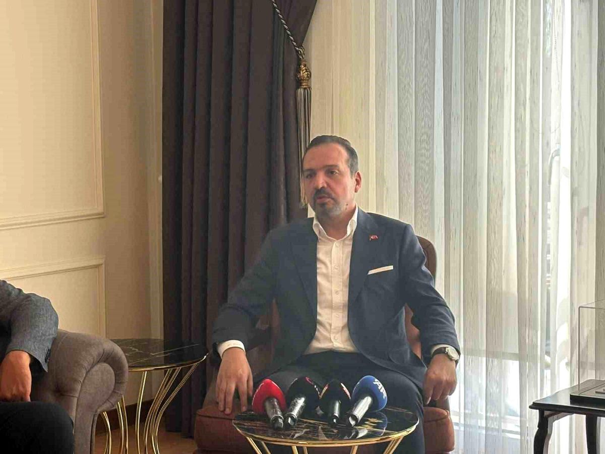 Zorlu, 15 Temmuz\'da gazi ve şehit yakınlarını ziyaret etti