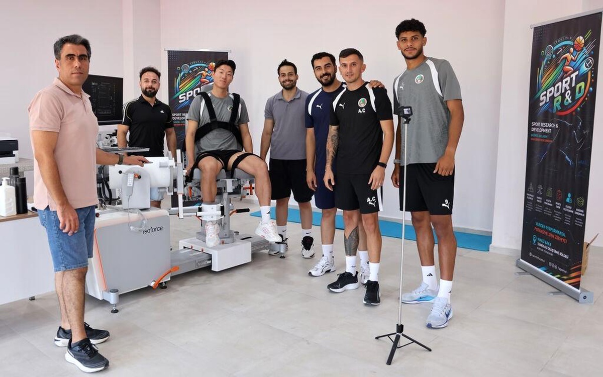 Alanyaspor Burdur\'da Antrenman Yapıyor