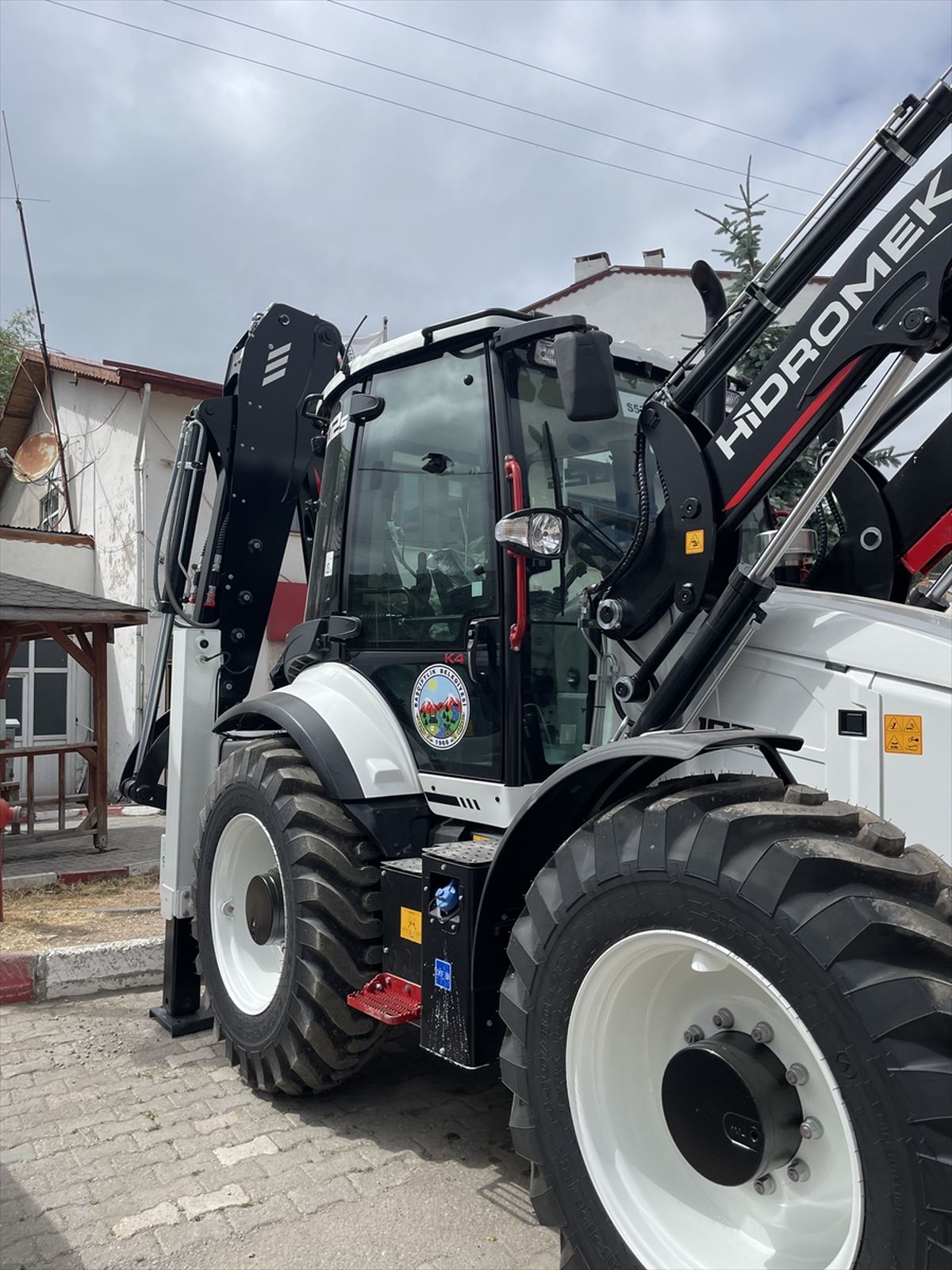 Başçiftlik Belediyesine Yeni İş Makinesi