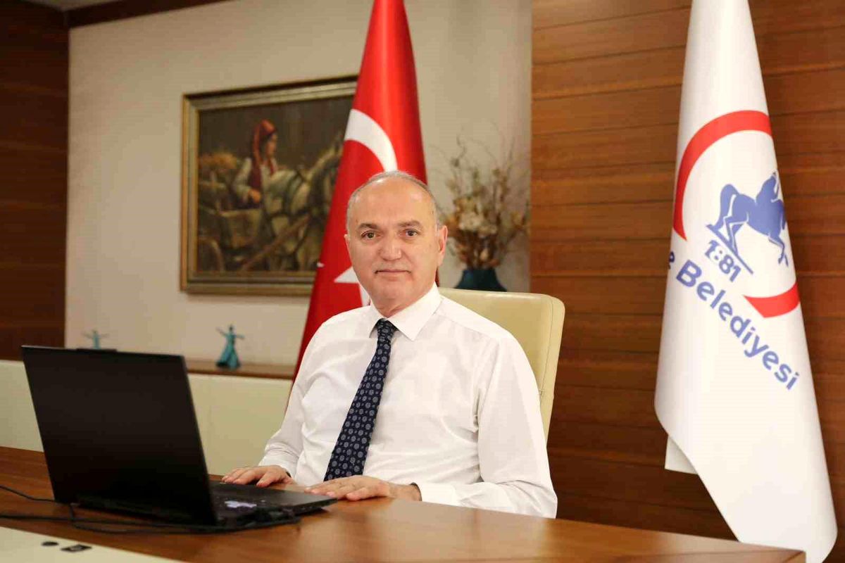 Başkan Özlü\'den 15 Temmuz mesajı: Milletimiz uyanık ve kararlı
