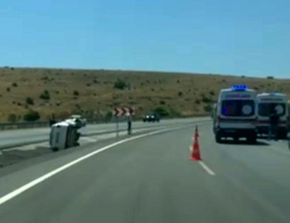Afyonkarahisar\'da trafik kazası: 3 yaralı