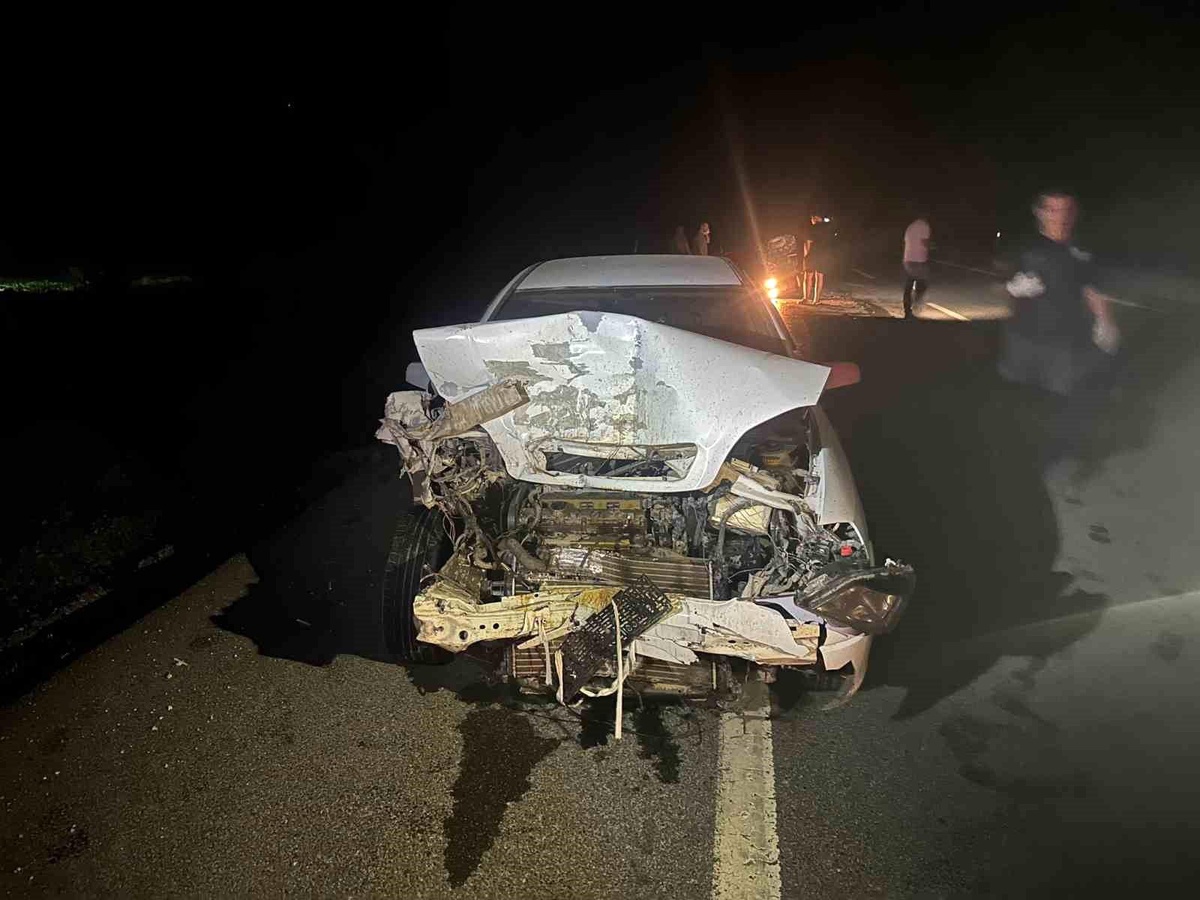 Balıkesir\'de Trafik Kazası: Traktör Sürücüsü Yaralandı