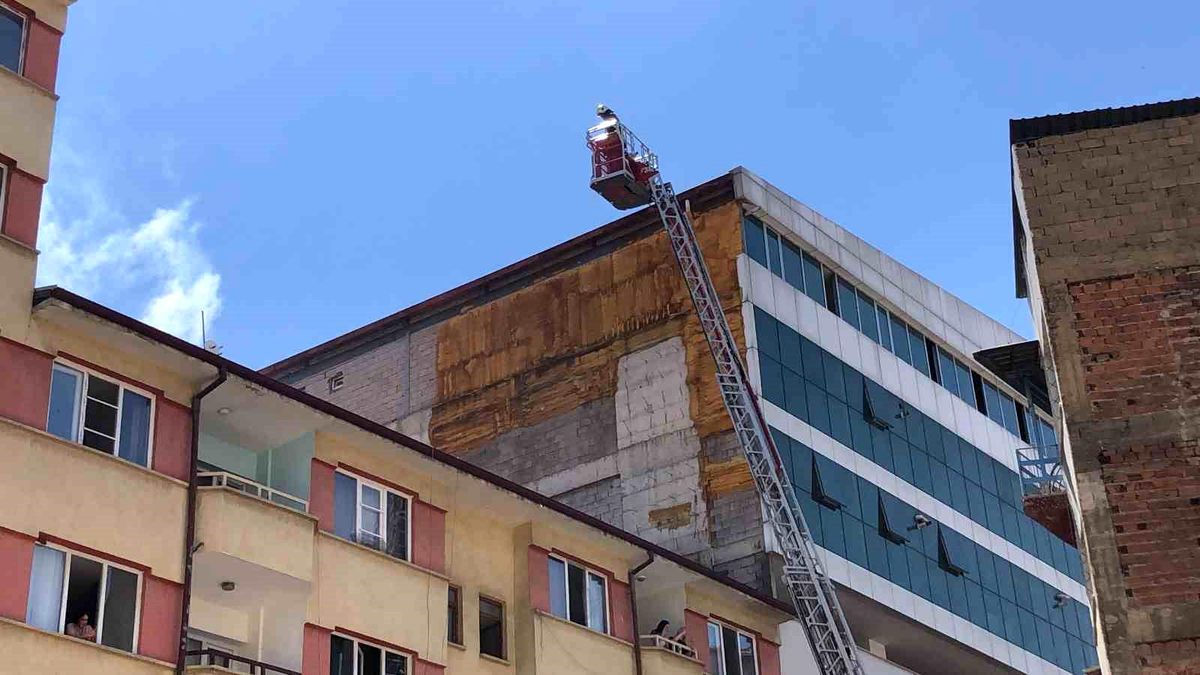 Elazığ\'da baca yangını paniğe neden oldu