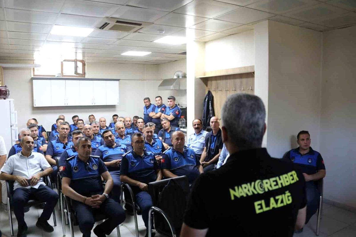 Elazığ\'da Narkorehber semineri