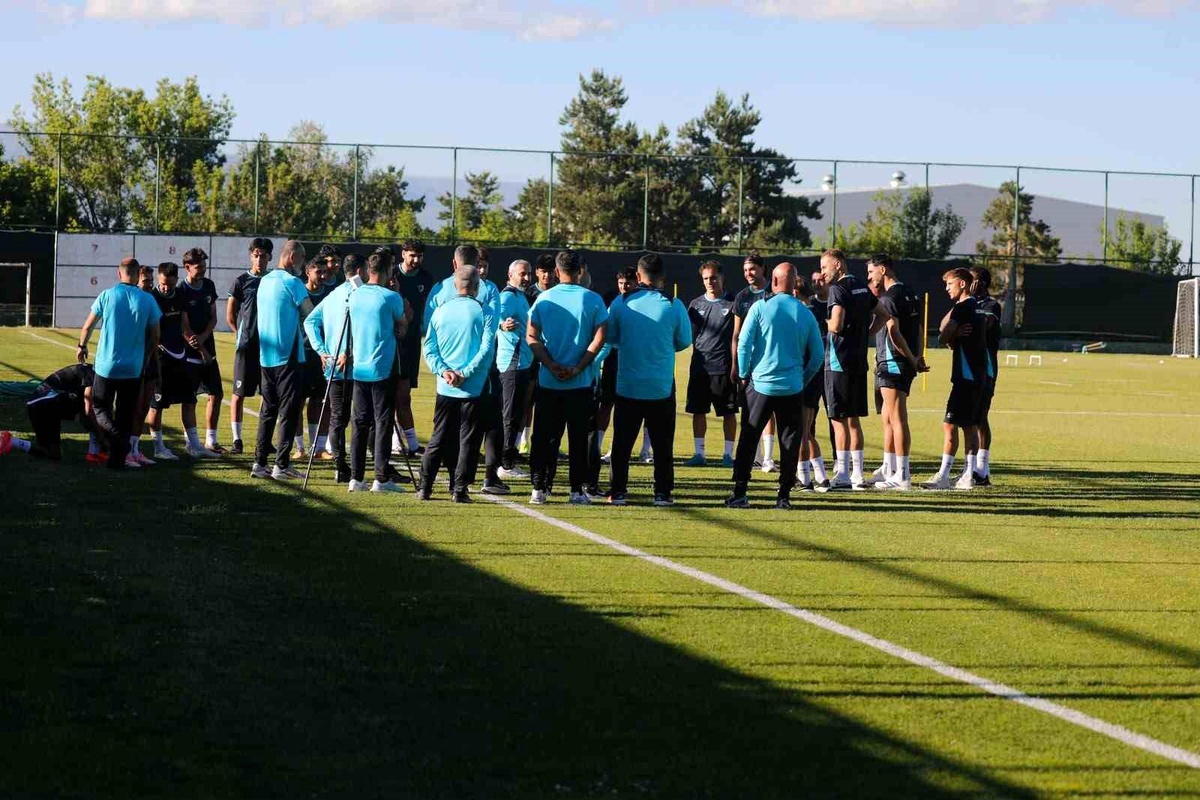Erzurumspor Kamp Çalışmalarına Başlıyor