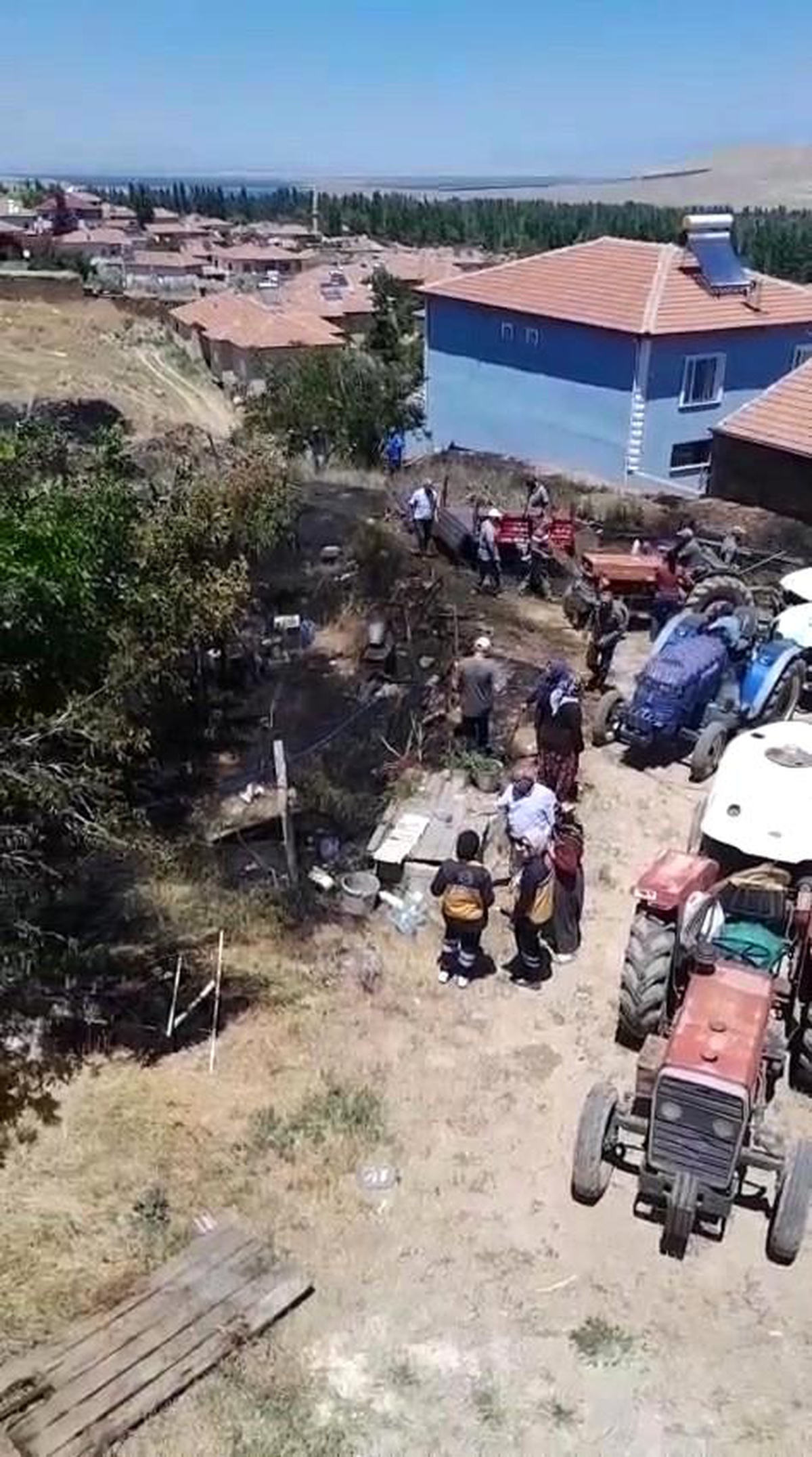 Hacıbeyli Köyü\'nde Yangın Kontrol Altına Alındı