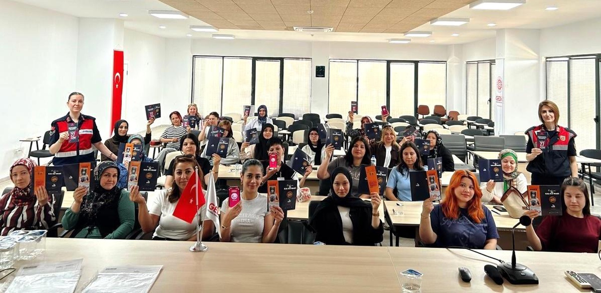 Kütahya\'da Kadınlara KADES Eğitimi