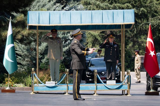 Bayraktaroğlu ve Munir Görüştü