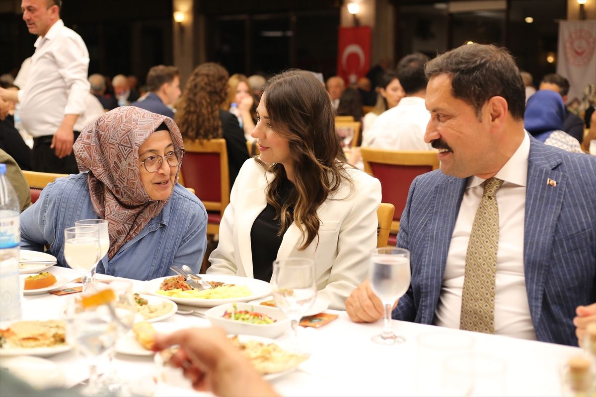Hatay\'da 15 Temmuz Şehit ve Gazi Ailelerine Yemek