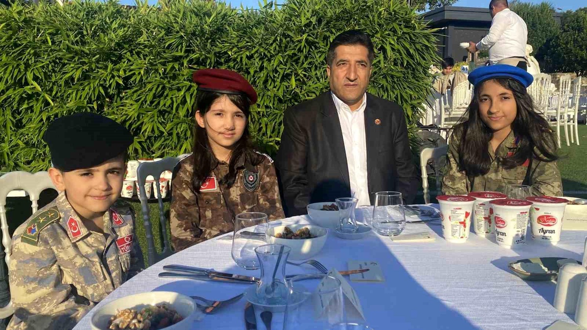 15 Temmuz şehit ve gazileri onuruna yemek
