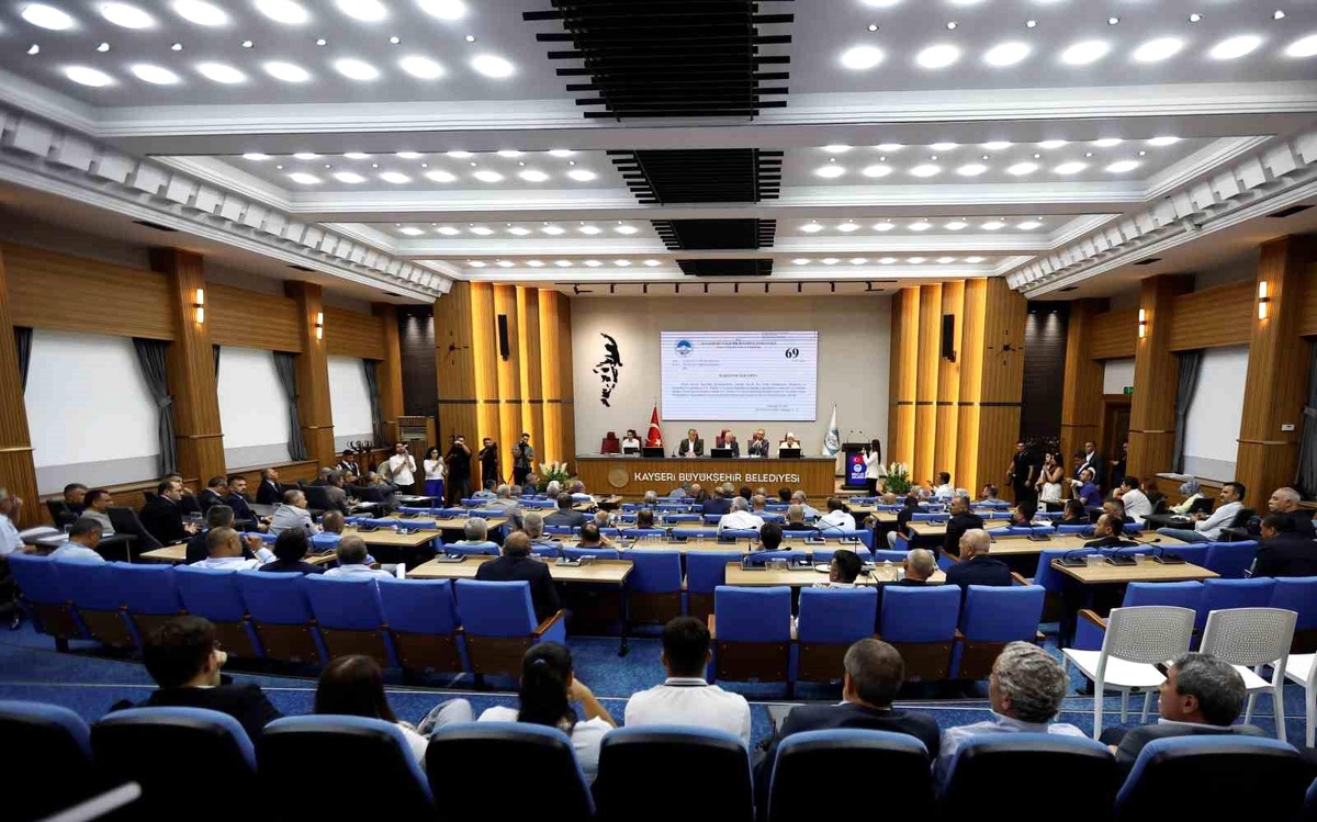 Kayseri Büyükşehir Meclisi\'nde Başkan Büyükkılıç imzasıyla önemli kararlar