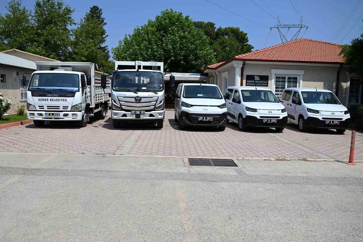 Kemer Belediyesi araç filosunu güçlendirmeye devam ediyor
