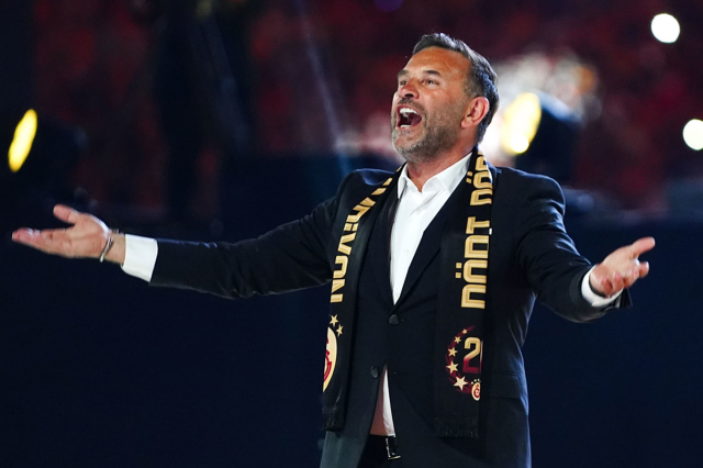 Okan Buruk Galatasaray tarihine geçti