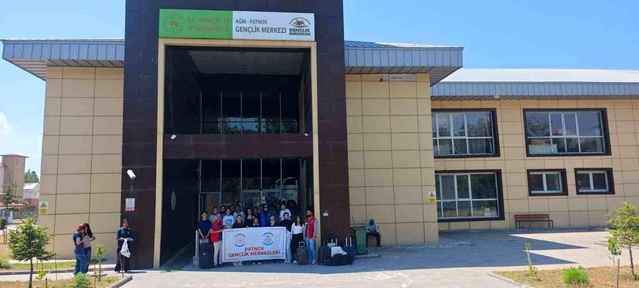 Patnoslu öğrenciler Çanakkale’ye uğurlandı