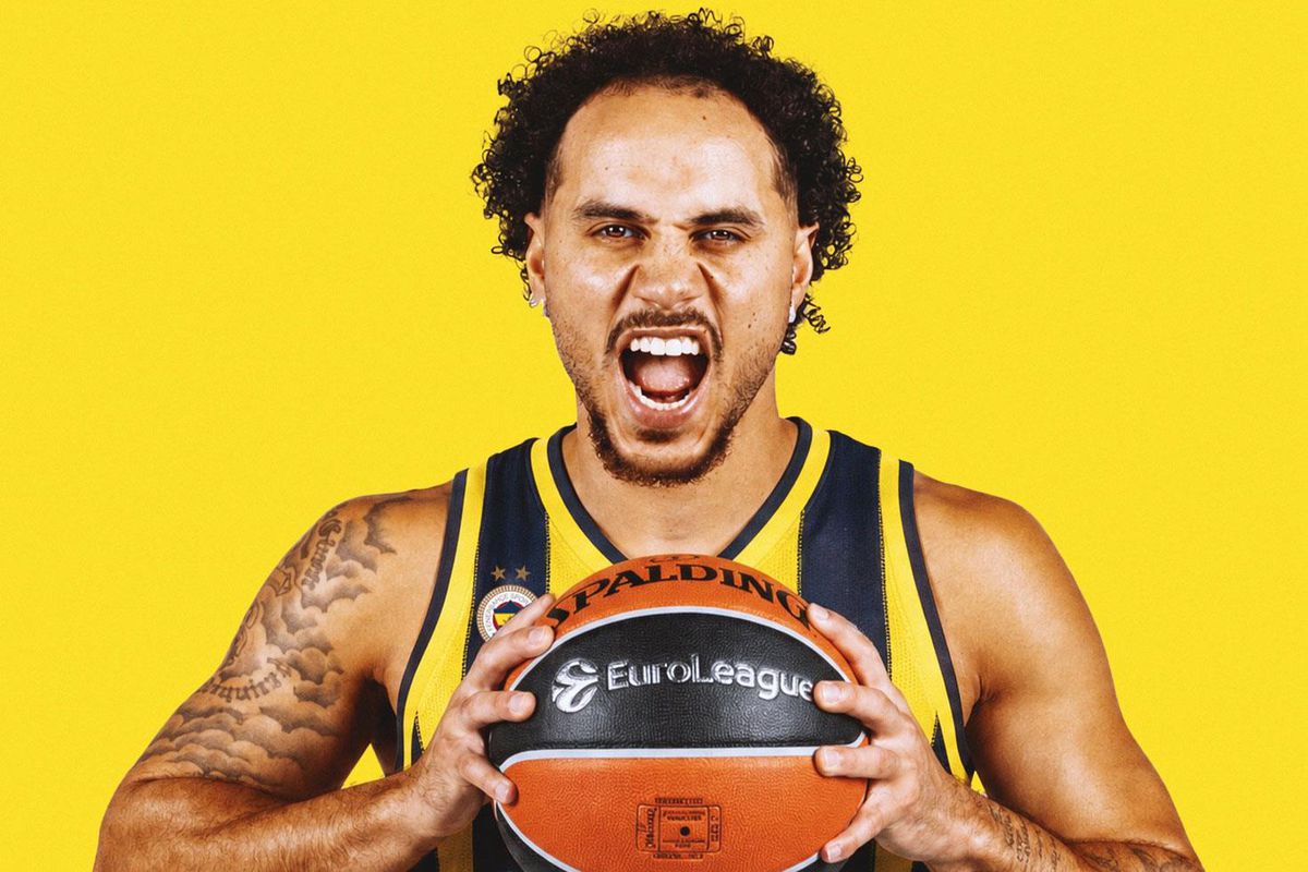 Shane Larkin resmen Fenerbahçe\'de