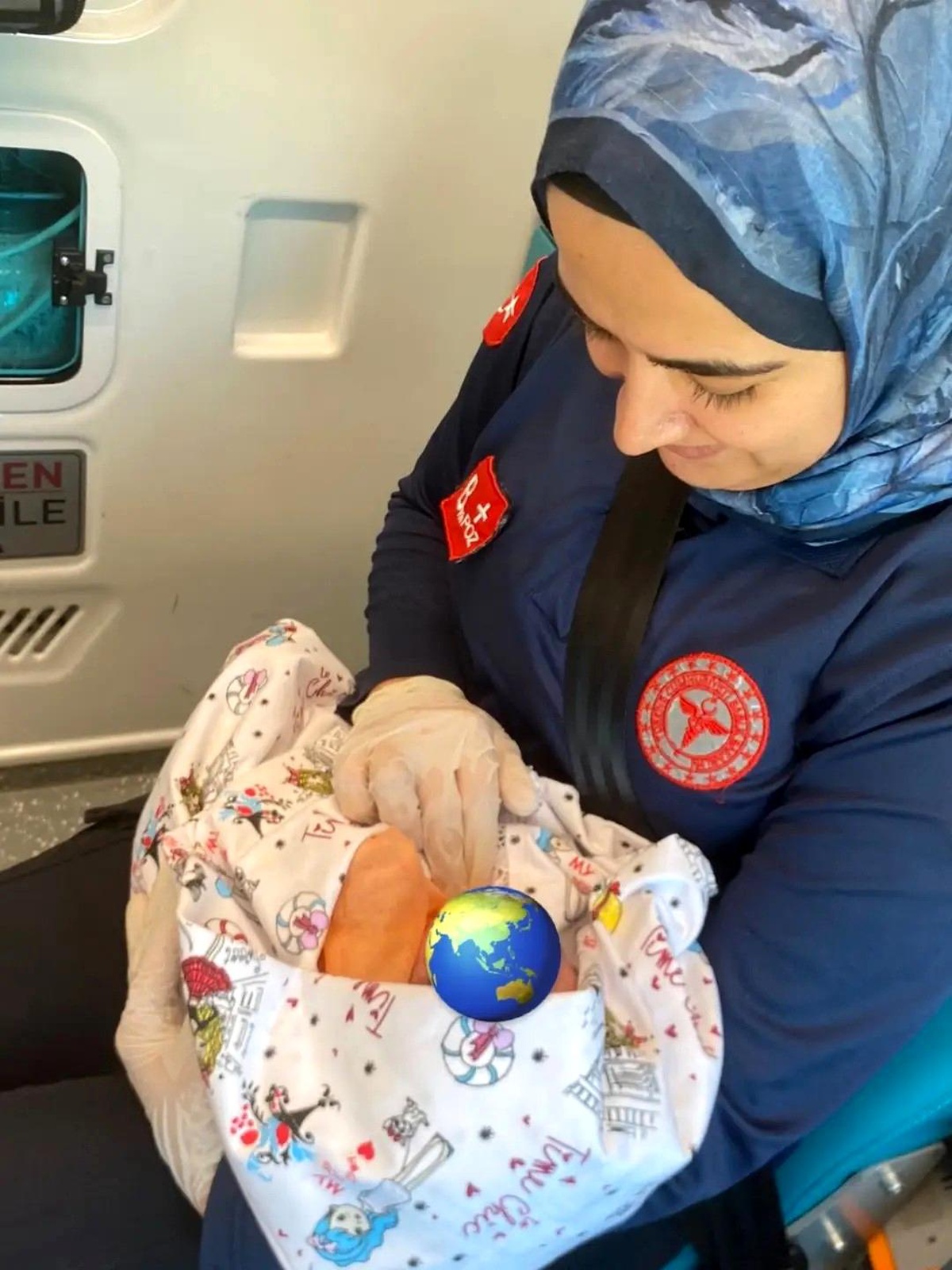 Ambulasta Doğan Bebeğe Sağlıklı Merhaba