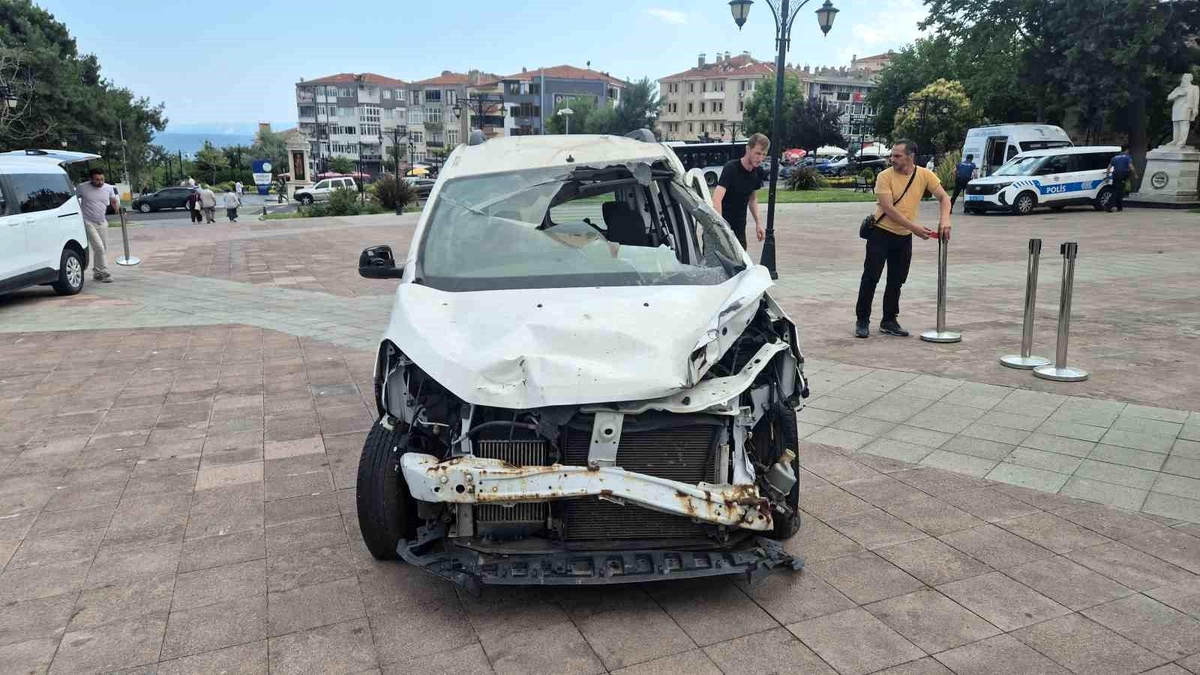 FETÖ Darbe Girişimi Aracı Tekirdağ\'da Sergileniyor