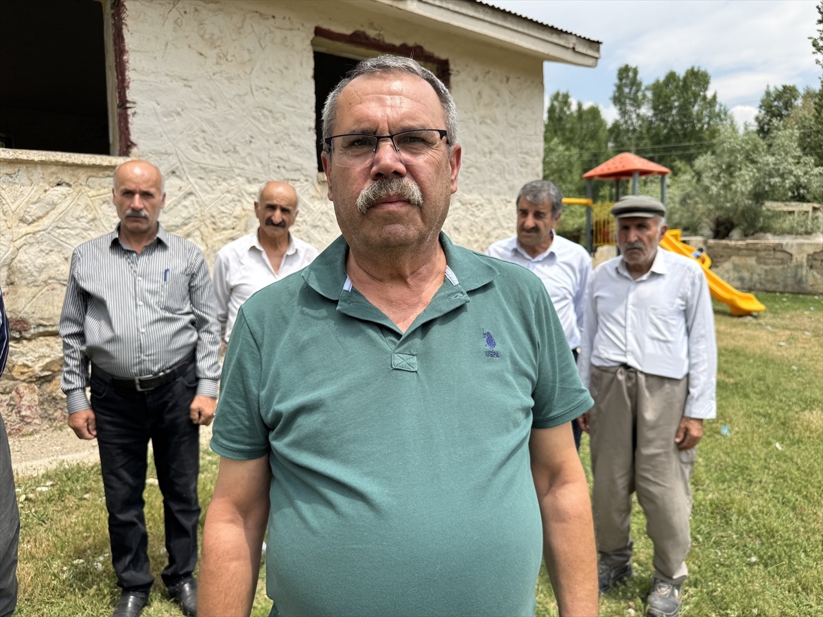 42 Yıl Sonra Öğrencileriyle Buluştu