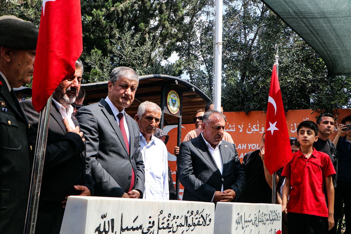 Adana\'da 15 Temmuz şehitleri kabirleri başında anıldı