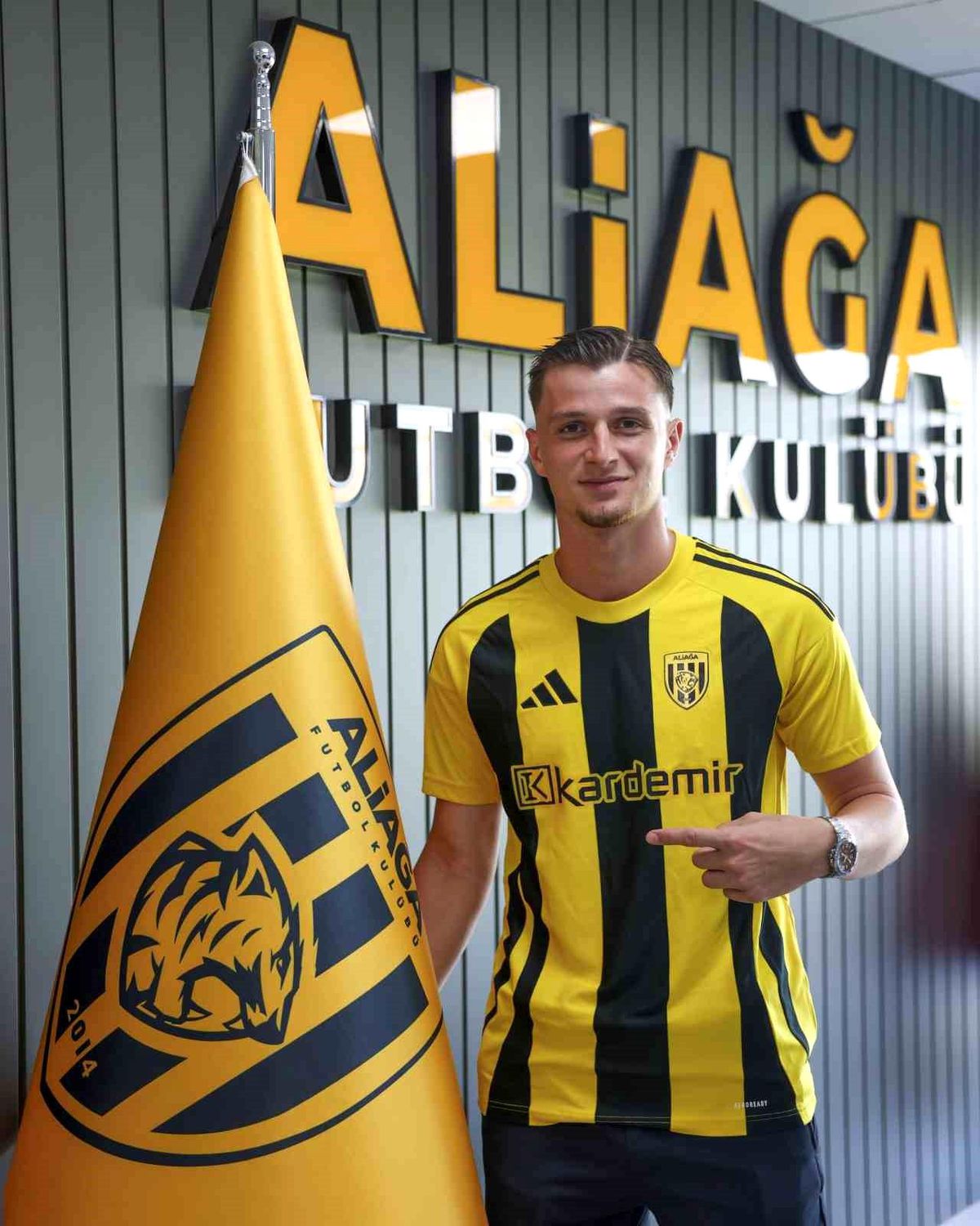 Aliağa FK, Eren Tunalı'yı transfer etti