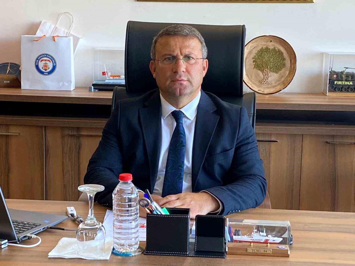 Ayvalık\'a yeni kaymakam: Ömer Çimşit göreve başladı