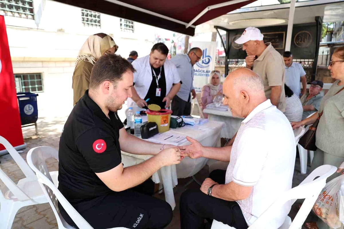 Bağcılar\'da camilerde sağlık taraması yapıldı