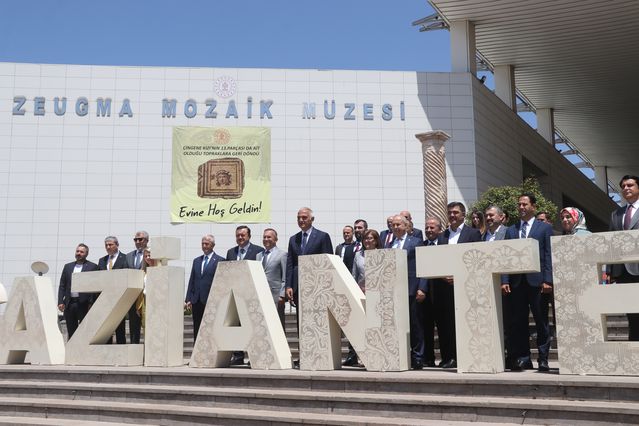 Çingene Kızı Mozaiği’nin 13’üncü Paneli İade Edildi