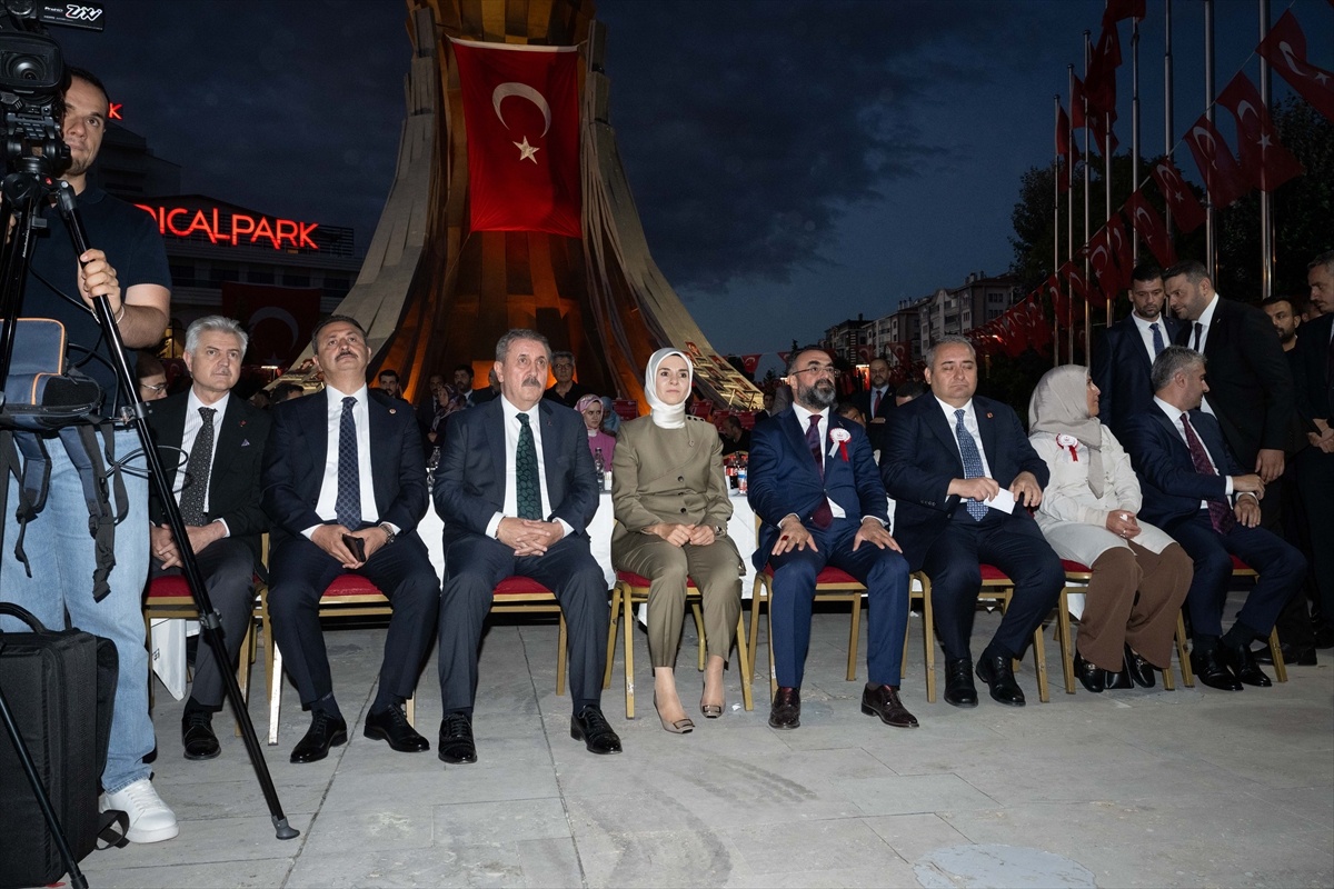 Bakan Göktaş: Şehit yakınları ve gazilerin yanındayız