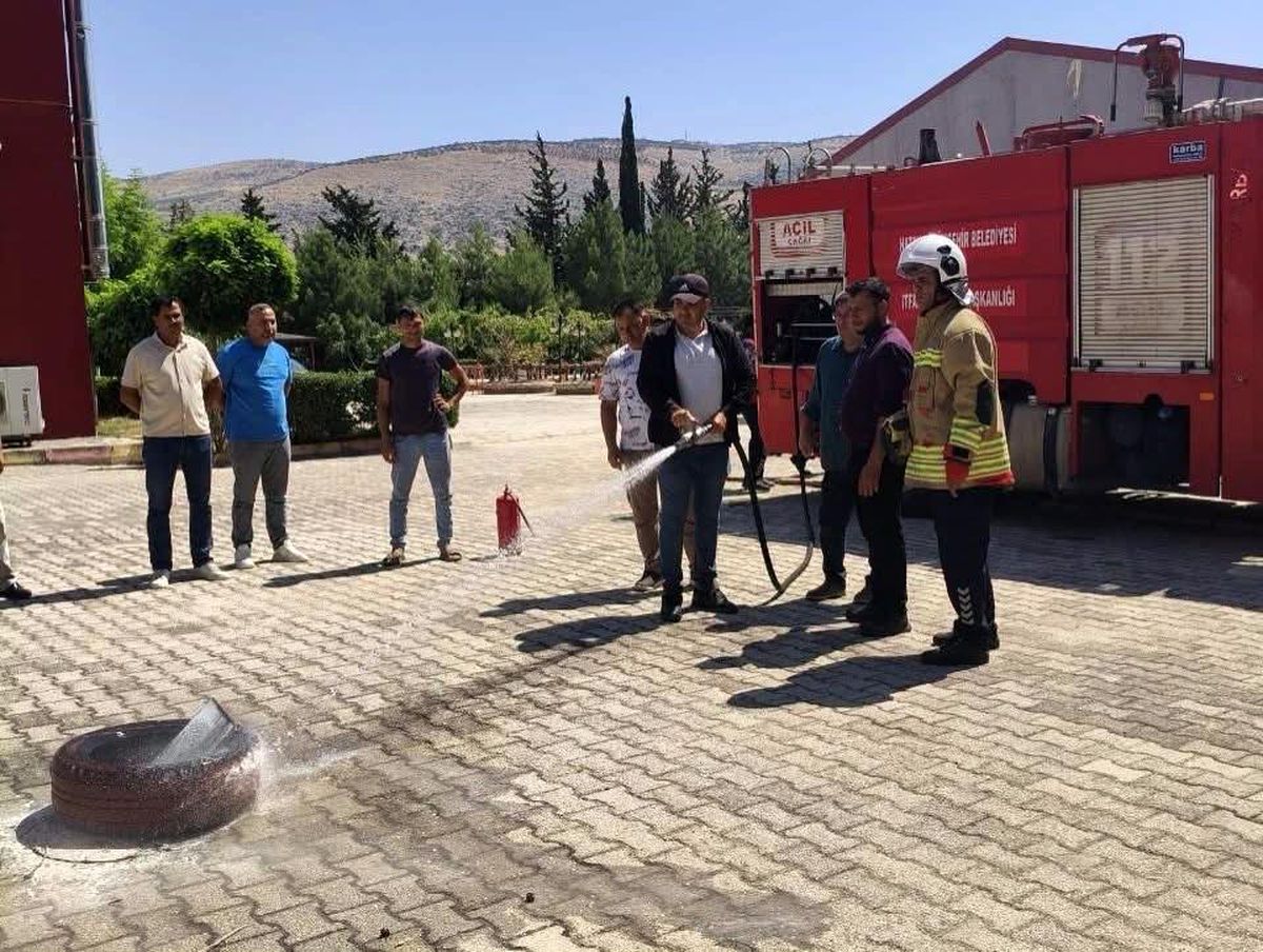 Belen ve Reyhanlı\'da temel yangın eğitimi verildi