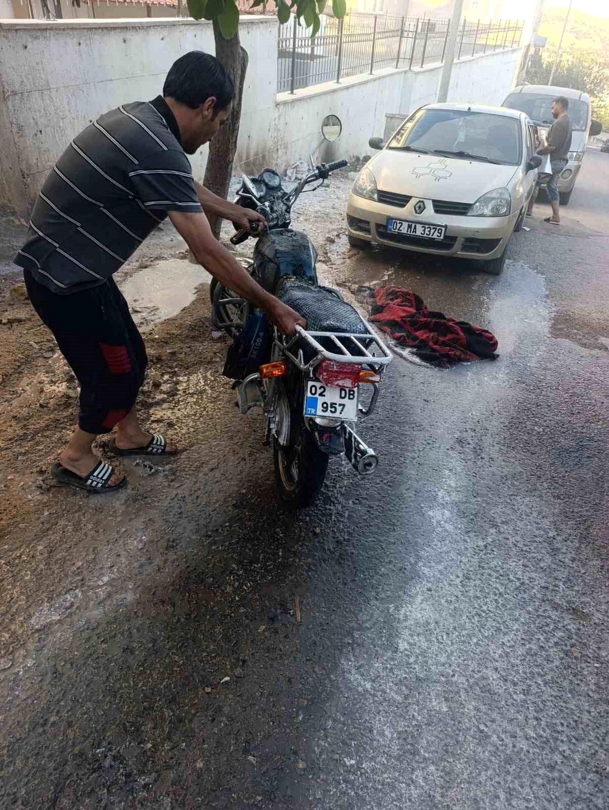 Besni\'de motosiklet yangını korkuttu neden oldu