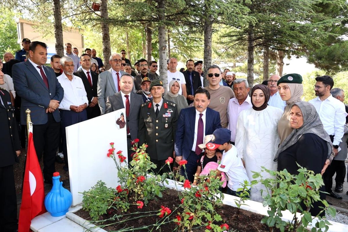 Şehit Cennet Yiğit kabrinde anıldı