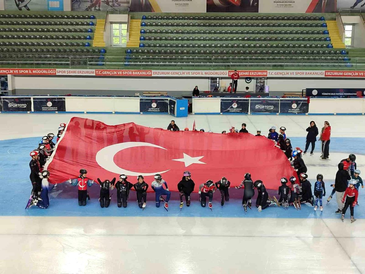 Palandöken\'de 15 Temmuz Buzda Anma