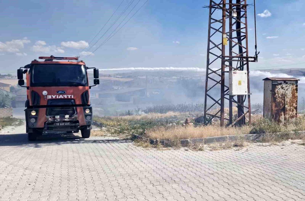 Çorum\'da örtü yangınını itfaiye söndürdü